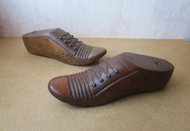 Paire De Formes à Chaussures En Bois – Alfa Paris – Vintage 1925-1930
