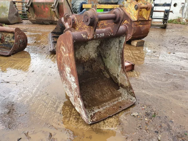 550mm Excavator Digging Bucket suit 5-8 Ton 45mm pins x 180mm x 300mm £100 +vat