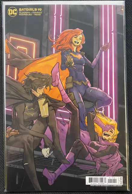 Batgirls #19 B Marquez Card Stock Cover DC 2023 VF/NM Comics