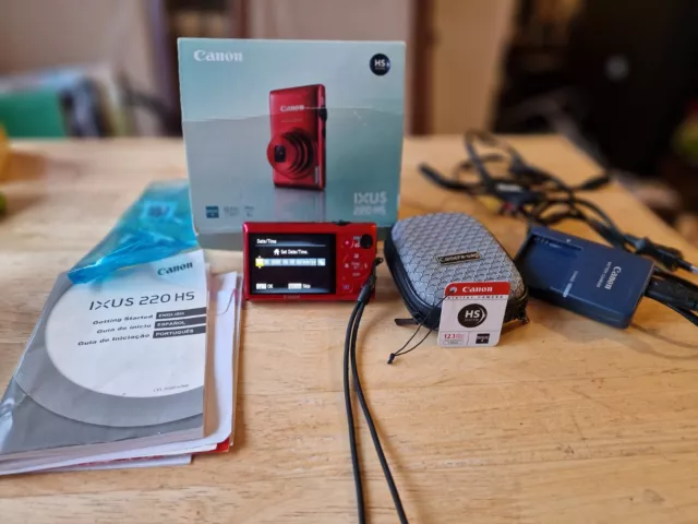 canon ixus 220 hs digital camera 12.1mp 5x , /Mint Conditions /used ones , Boxed