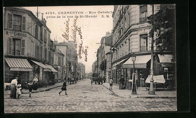 CPA Charenton, Rue Gabrielle prise de la rue de St-Mandé, vue de la rue