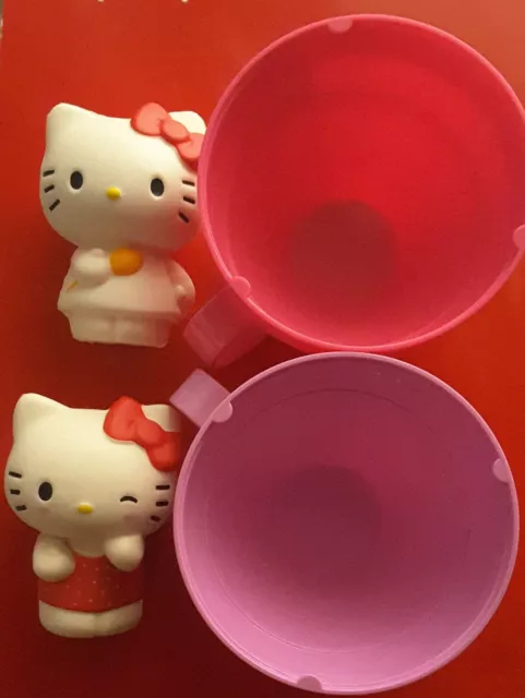 Collezione Di 2 Tazze Hello Kitty Con Pupazzetti Nuovi Non Giocati [L001]