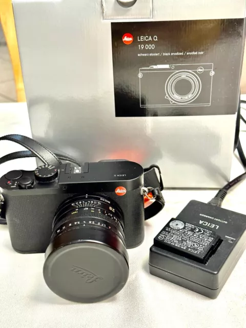 Leica Q 24MP Digital SLR Camera - Black Mint Condition