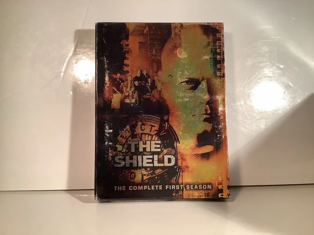 THE SHIELD COMPLETE First Season 1 DVD Box Set 4 Disc