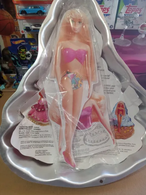 Wilton 1995 Barbie Beatiful Day Cake Pan. FREE SHIPPING!!