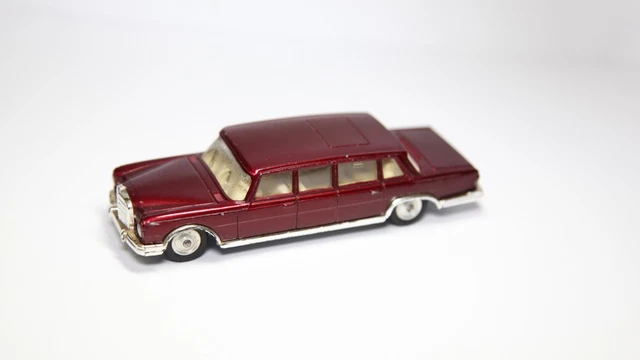 Lot 78 - A CORGI Toys 247 Mercedes Benz 600 Pullman in