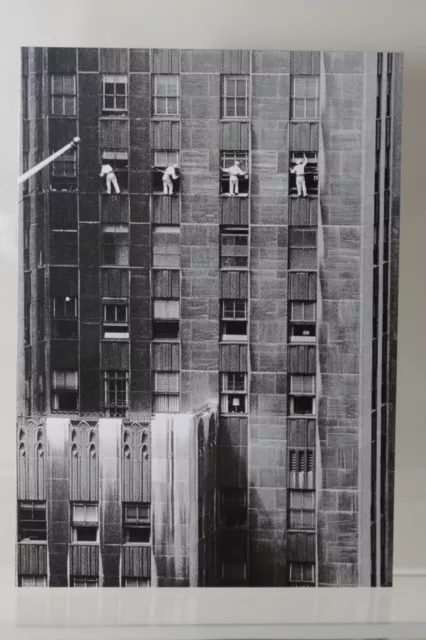 Window Washers NewYork 1958 by Inge Morath  Art-Postcard  NEW