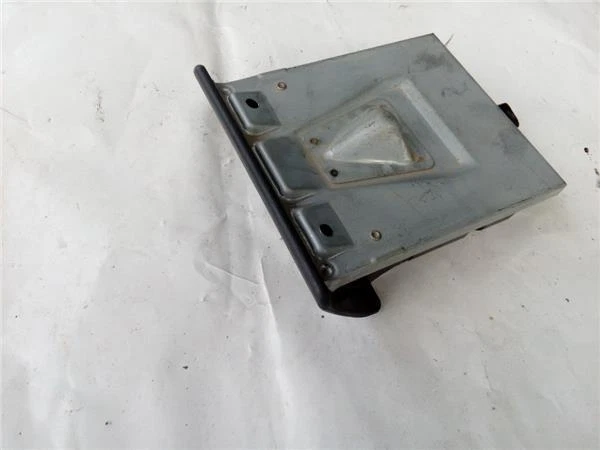 MB424051 PORTA CENERE Mitsubishi L 200 (K70)(1996->)