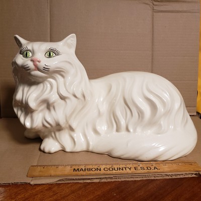 white persian cat statue