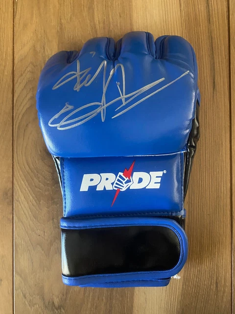 Fedor Emelianenko Signed Autograph Pride Glove COA Beckett BAS Witnessed WT49263 Fedor Emelianenko Signed Autograph Pride Glove COA Beckett BAS Witnessed WT49263