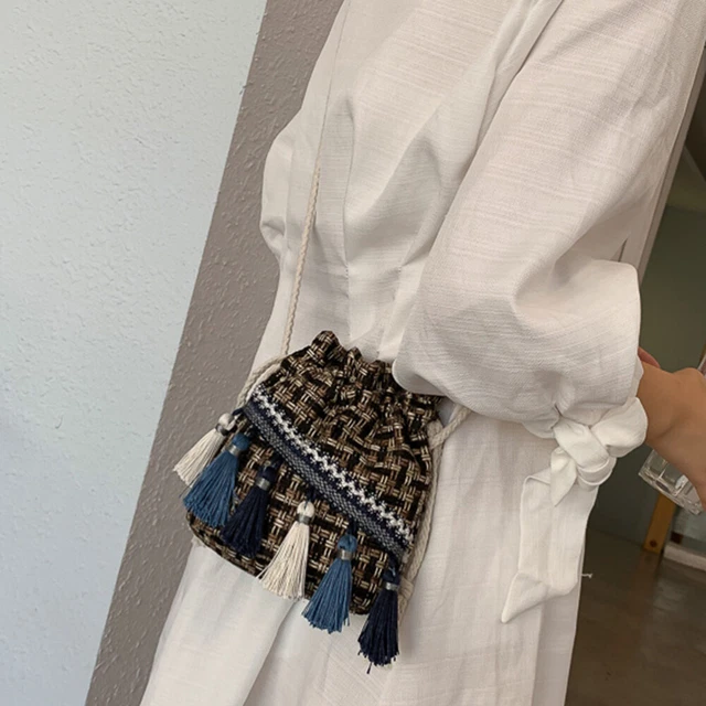 Straw Weaving Bucket Bag Single Shoulder Ethnic Style Tassel Casual Beach 2