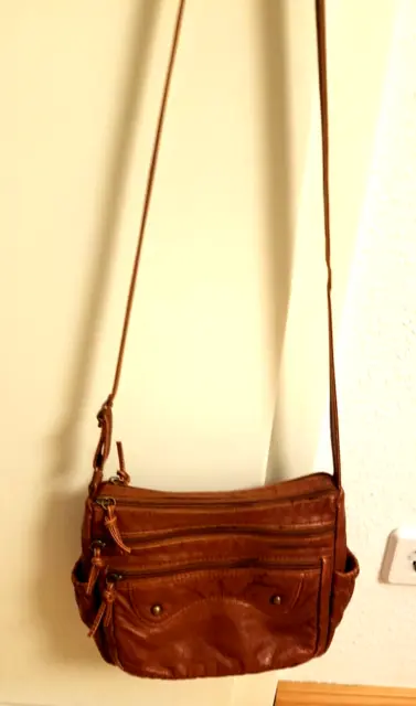 cognacfarbene kleine Umhängetasche mit vielen Reißverschluss Taschen, PU Leder
