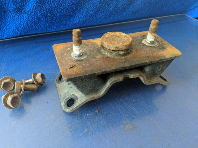 thumbnail image 2 of Mopar 68032586AF Rear Engine Mount Isolator – Jeep Compass/Patriot, Dodge Caliber CVT 07-17 2 of 2