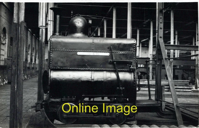 PHOTO RAILWAY CREWE Works Narrow Gauge Locomotive 0 4 0 PET C1930 s 4 
