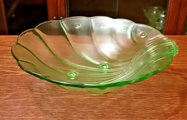 Art Deco 1930s Green Depression Glass Bowl 27 x 25 x 7.5 cms