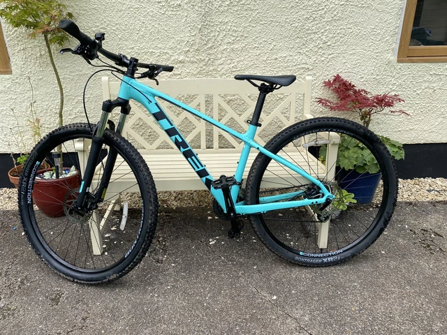 TREK MARLIN 6 mountain bike 29r Medium 17.5 Mountain Bike 2020