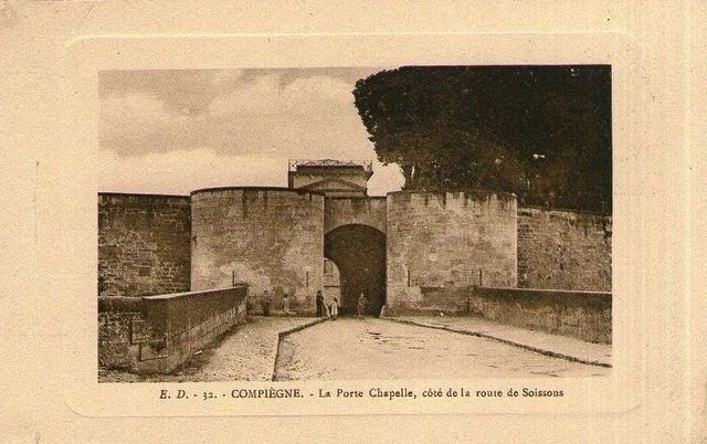 B50 / Dept 60 Cpa 1910 Compiegne La Porte Chapelle Anime View De La Road De Sois