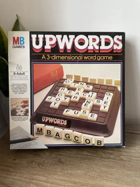 UPWORDS - Vintage 1994 MB 3D Scrabble Tipo Famiglia Gioco di Parole Vintage In perfette condizioni