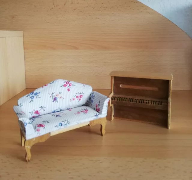 Bank /Sofa und Klavier Puppenstuben Holz Möbel DDR Puppenhaus Zubehör Spielzeug