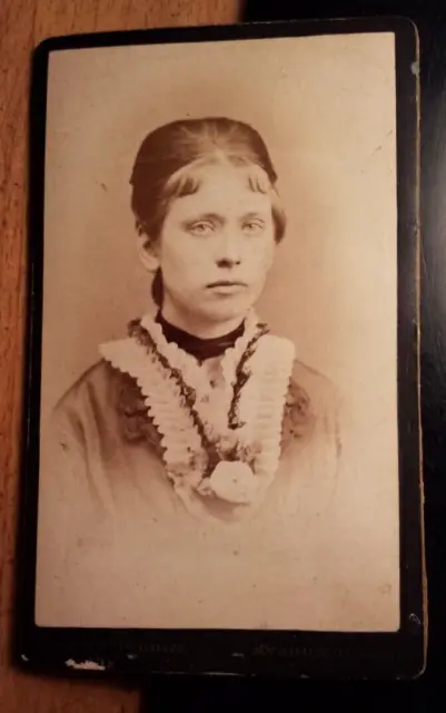 schönes Mädchen - junge Frau - ca. 1880er Jahre / CDV Carbonnier Braunschweig