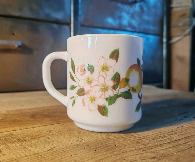 Mug Arcopal France Décor Singe, Canard, Chat - Haut 8,8 Cm, Diamètre 7 Cm - Occasion