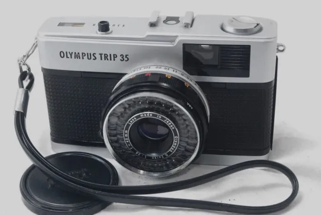 "NEAR MINT" Olympus TRIP 35 Point And Shoot Film Camera/40mm F2.8 "Red Flag Up"