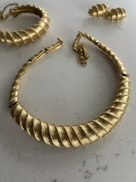 Vintage 1960’s Monet Gold Collar Necklace, Bracelet And Clip Earrings 2