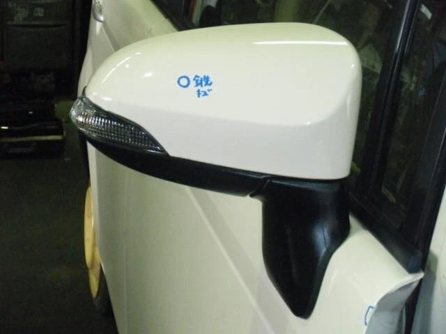 TOYOTA Porte 2013 DBA-NCP141 Specchio lato destro 8791052E60 [usato] [PA81654640]