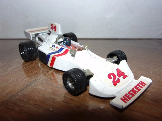 VOITURE CORGI - FORMULE 1 MC LAREN M23B F1 N°5 FITTIPALDI