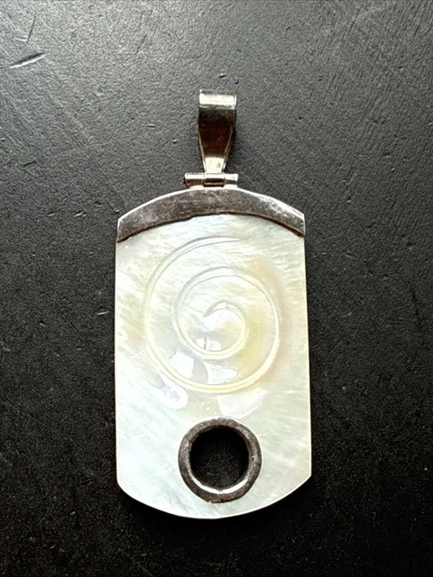 Pendentif Ancien En Nacre De Coquillage Sur Argent Massif 925 - Forme Goutte, Style Amour