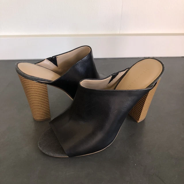 H by HALSTON Black Leather Open Toe Mules Shoes Size 8.5M H by HALSTON Black Leather Open Toe Mules Shoes Size 8.5M