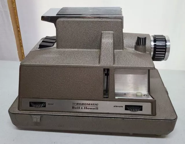 Vintage Bell & Howell TDC Robomatic Slide Projector Model 765-A w Case