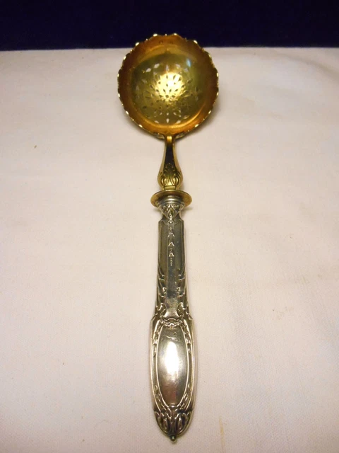 Cuillère à saupoudrer de sucre et une cuillère à fruits