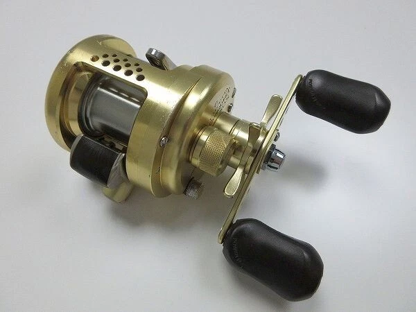 Shimano Calcutta Conquest 50s / Management as1684 / 12