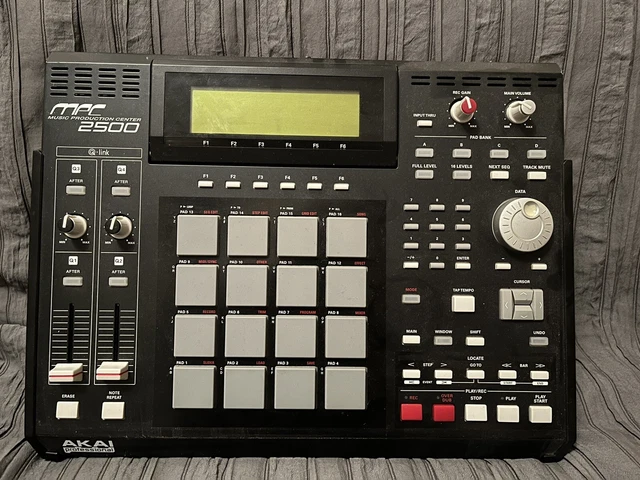 AKAI MPC 2500 - 128Mb - Full Spec - Read Description!