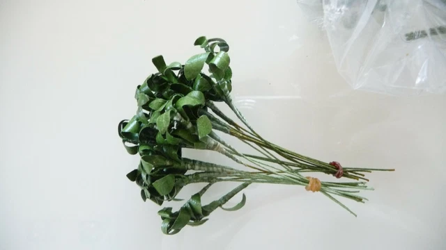 NEU💐1 Bündel = 12 Stiele künstlich gedrehtes Blatt, Laub GRÜN wie gelackt PICK