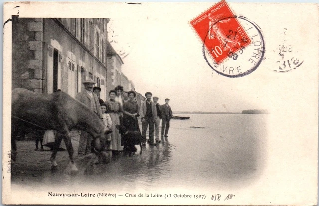58 NEUVY SUR LOIRE - un coin lors de la crue de 1907