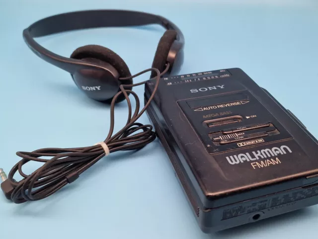 SONY Original Walkman Megabass FM-AM Radio Cassette Player WM-F2068