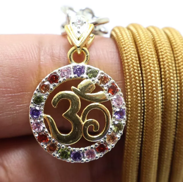 Collier pendentif en cristal coloré avec signe de dieu hindou OM, amulette...