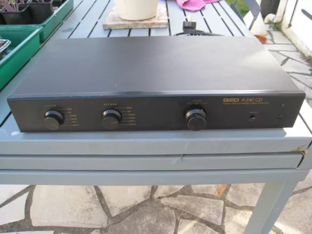 Ancien amplificateur hifi  QED A240 CD