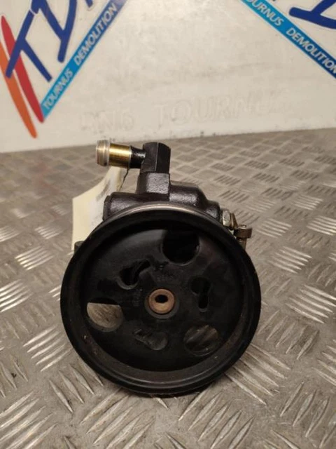 Pompe De Direction Assistée 3907535 - Ford Fiesta Berline (DX) 1.3 1999 - Occasion