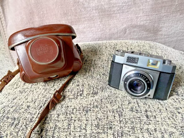 Vintage Zeiss Ikon Contina 35mm Film Camera