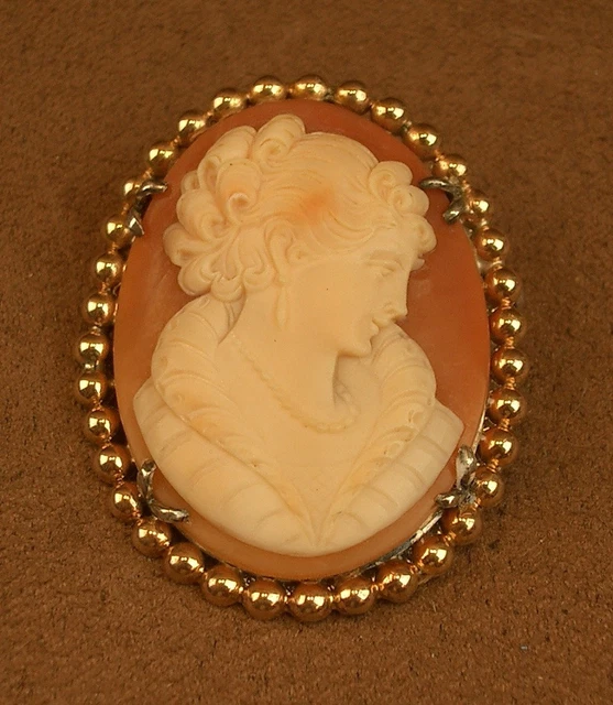 Broche Vintage Camée - Coquillage Sculpté Art Déco Plaqué Or - Bijou Ancien Et élégant