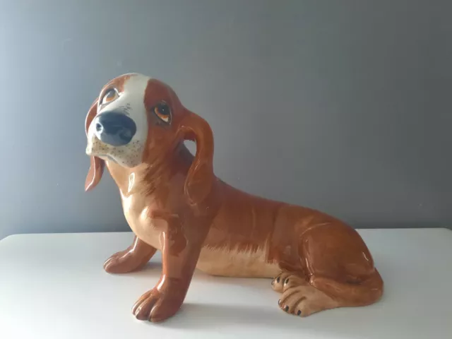 Grande figurine chien teckel Dachshund en porcelaine italienne