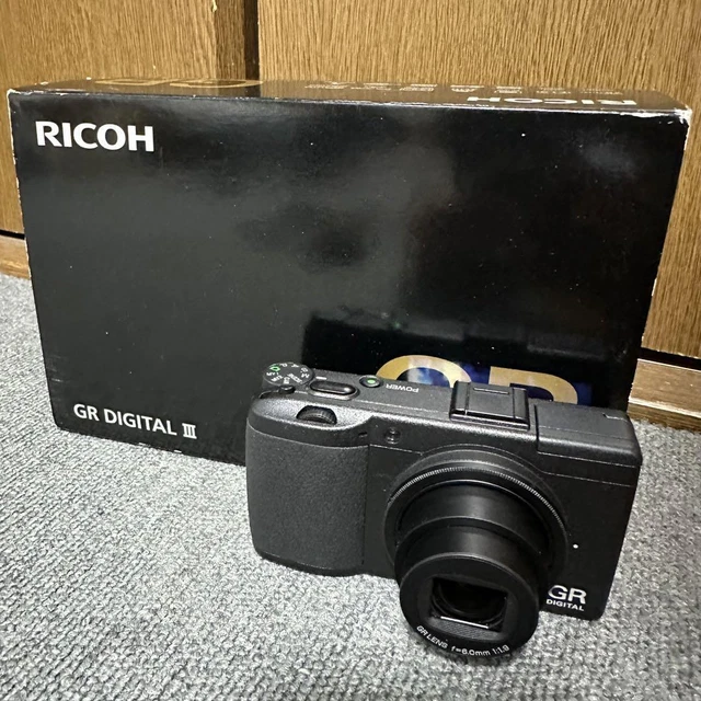 RICOH GR DIGITAL3 digital camera When inspected, it is very clean.almost unused