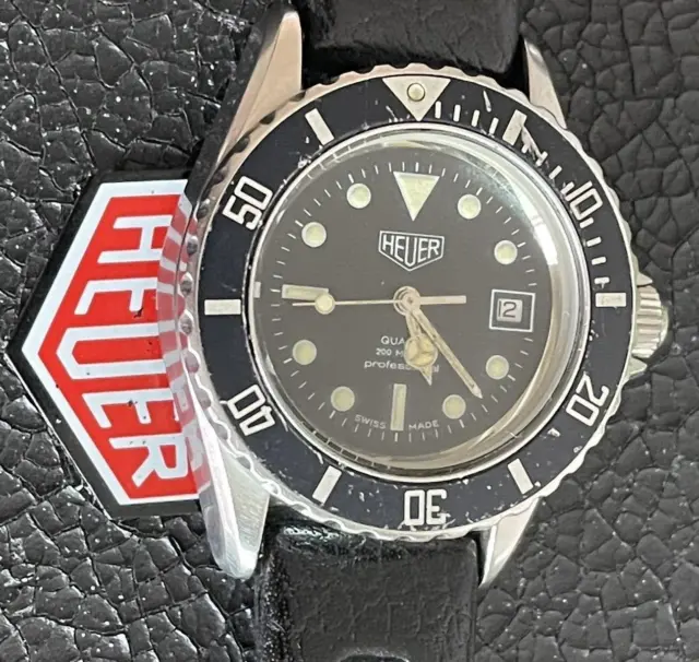 Heuer Professional 200m Vintage Divers Watch. Reference 980.015. 32mm