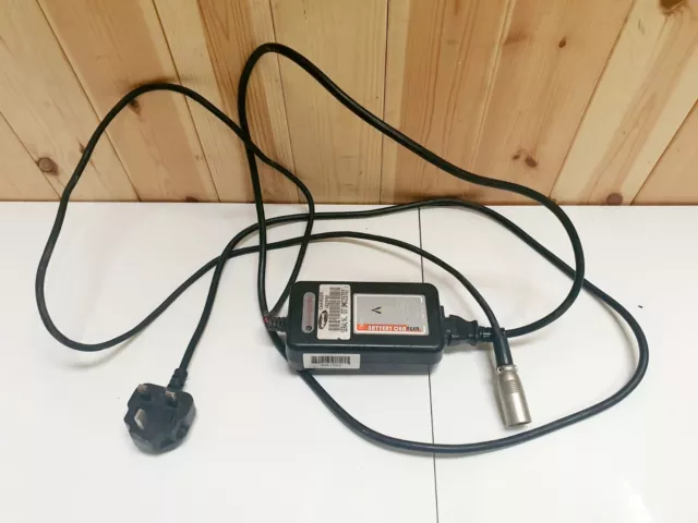 Cargador de batería de litio 24V 2A para silla de ruedas
