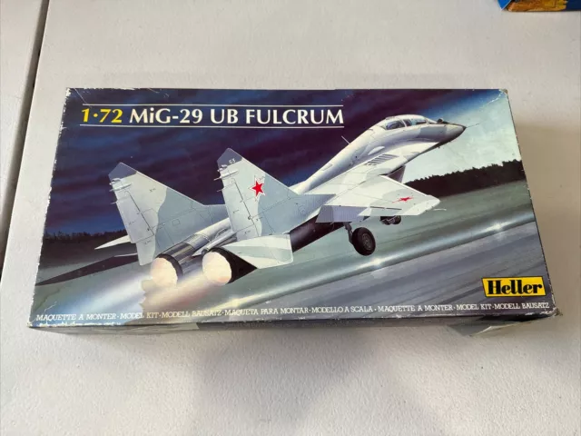 HELLER Model Kit #80341 1/72 MiG-29 UB FUCRUM - 80341