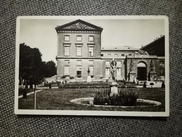 Cpa Metz Palais De Justice Et Statue De La Nymphe