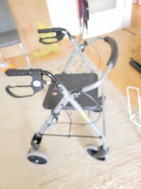 Drive Medical Gigo 2G Leichtgewicht Rollator, neuwertig, nur in Wohnung genutzt